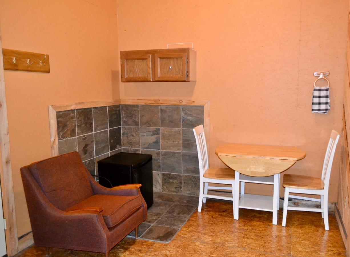 Schott'S Lake Conference & Resort Sundre Extérieur photo